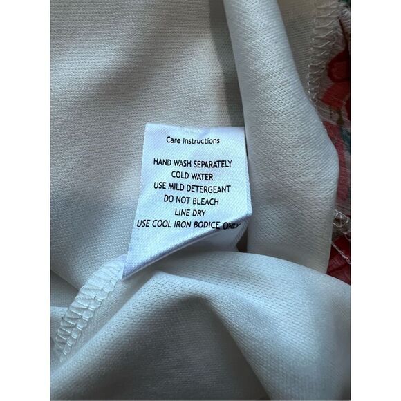 Emerald Sundae Sleeveless Dress Size M Neutral Peach Lace Floral One Piece - Picture 9 of 10